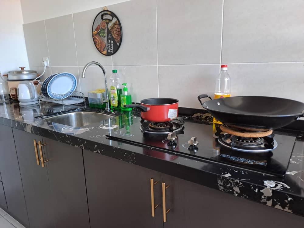 Impiana Homestay Near Putrajaya, Cyberjaya, Musliem Only,Wifi,Netflix 캄풍 뎅킬 외부 사진
